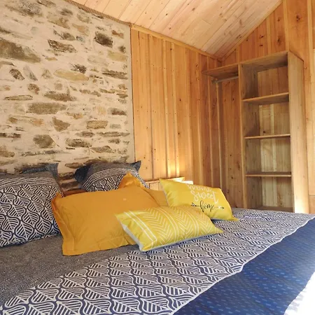 D'hotes De Charme Pierres Anciennes, Confort Et Nature 2 Bed & Breakfast *