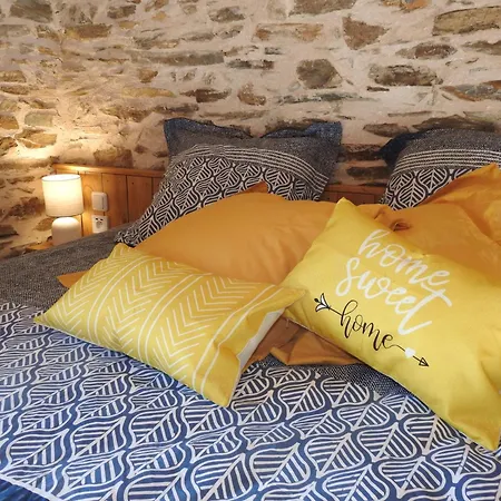 Bed & Breakfast D'hotes De Charme Pierres Anciennes, Confort Et Nature 2